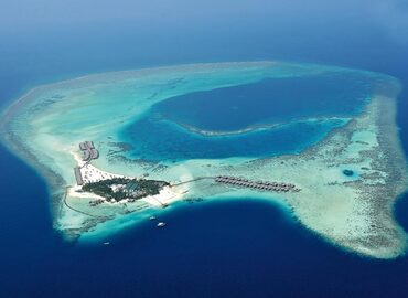 Constance Moofushi Resort