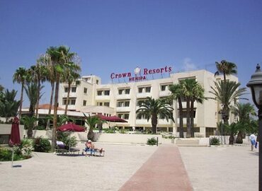 Crown Resort Henipa