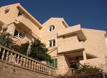 Villa Teona