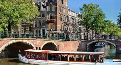 Амстердам для своих: по каналам на кораблике