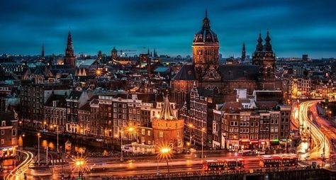 Сказочными городами: Амстердам, Брюссель, Париж