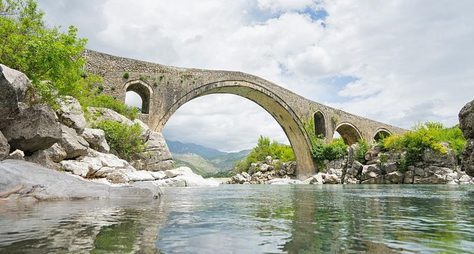 Скадарское озеро — портал из Черногории в Албанию