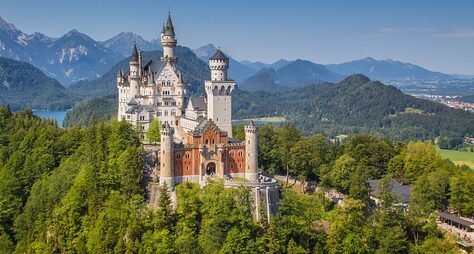 Из Мюнхена — в замок Нойшванштайн, деревню Обераммергау и монастырь Этталь