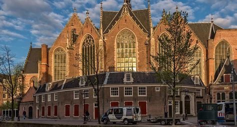 Об архитектуре Амстердама и его знаменитых жителях
