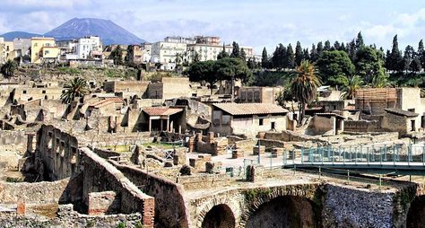 Неаполь и Геркуланум: день в прошлом