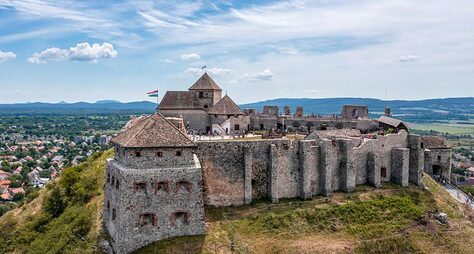 Путешествие в Средневековье: крепость Шюмег и рыцарский турнир