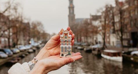 Понять характер Амстердама