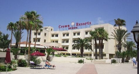 Crown Resort Henipa