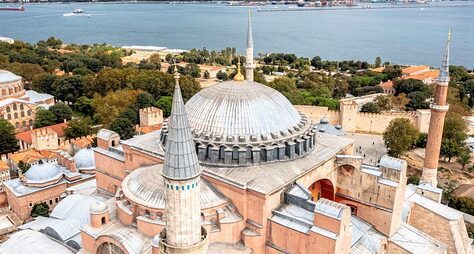 Два Стамбула: Айя-София и Галатская башня