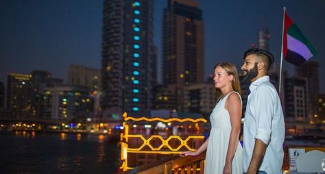Ужин и вечернее шоу на арабской лодке доу — в Дубай из Шарджи